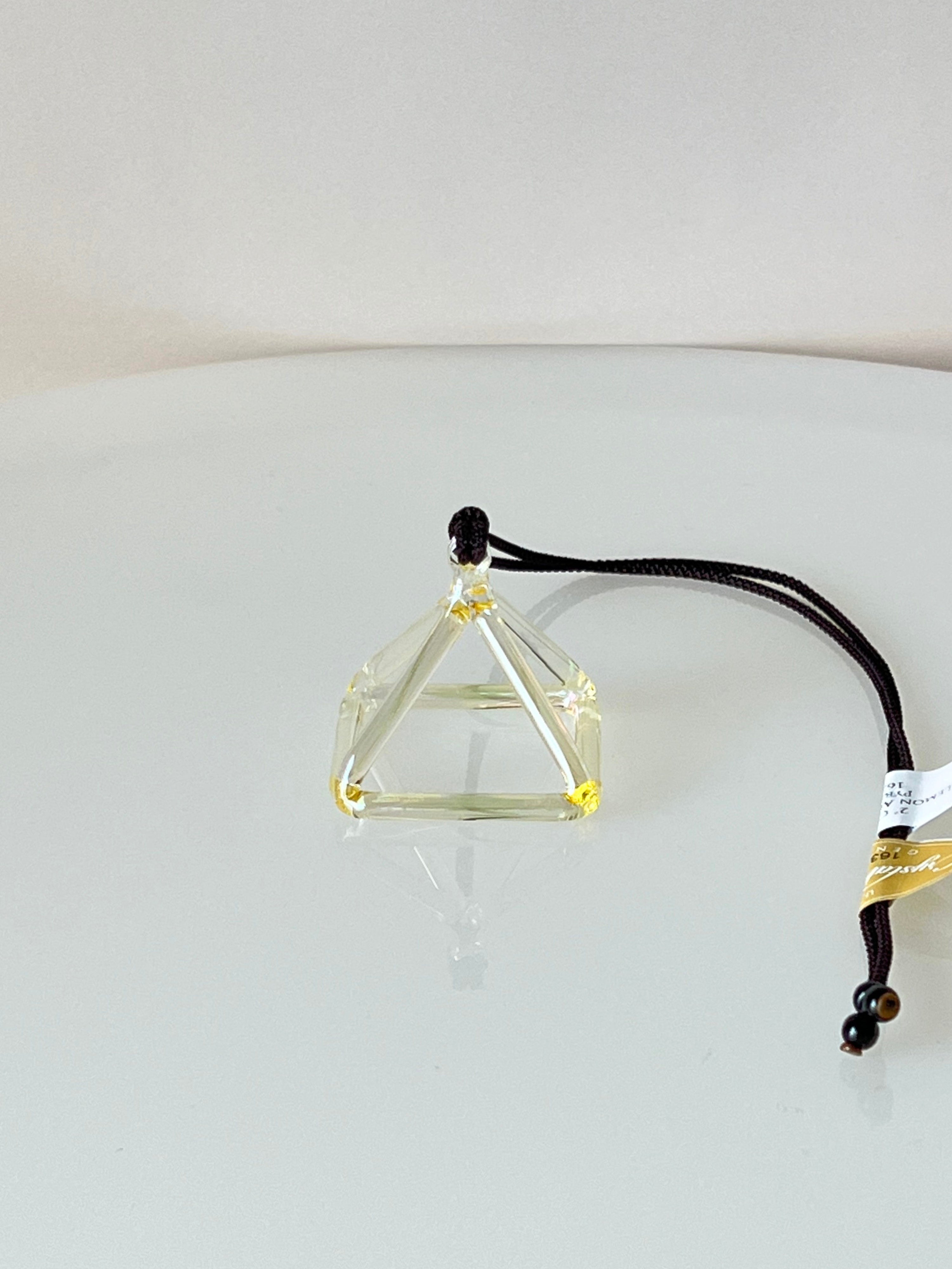 2インチ C#+40 Lemon Aura Gold Pyramid / レモンオーラゴールドピラミッドネックレス