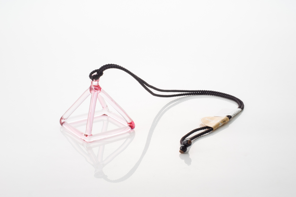 2インチ G#-45 Pink Aura Gold Pyramid / ピンクオーラゴールドピラミッド