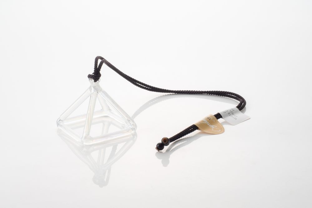 2インチ B-5 White Light Aura Gold Pyramid / ホワイトライトオーラゴールドピラミッドネックレス