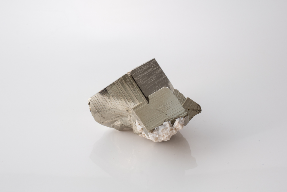 パイライト 黄鉄鉱 原石 001