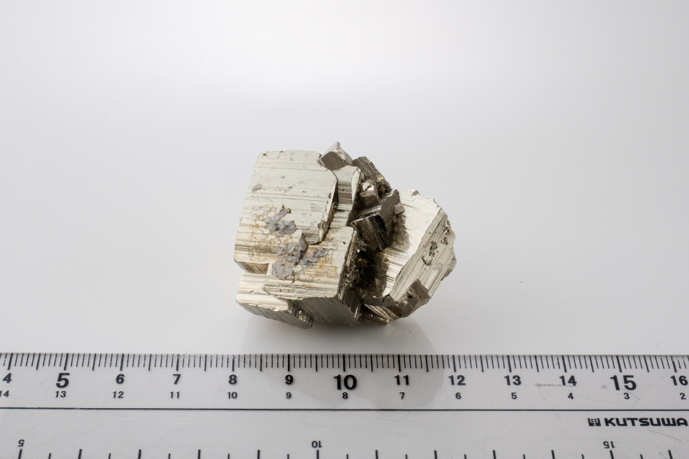 パイライト 黄鉄鉱 原石 002