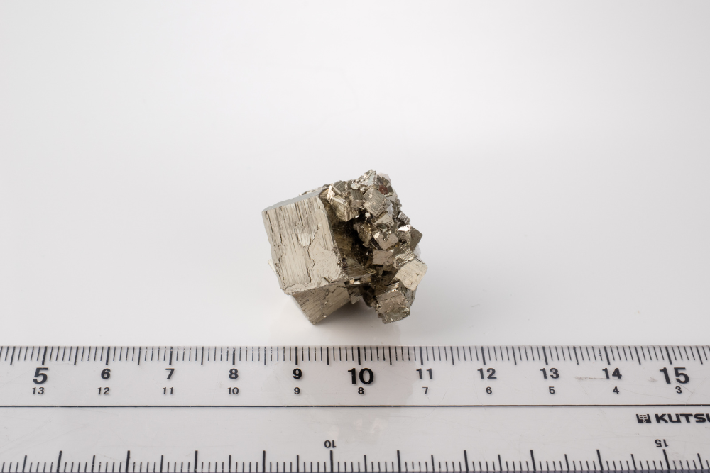 パイライト 黄鉄鉱 原石 006