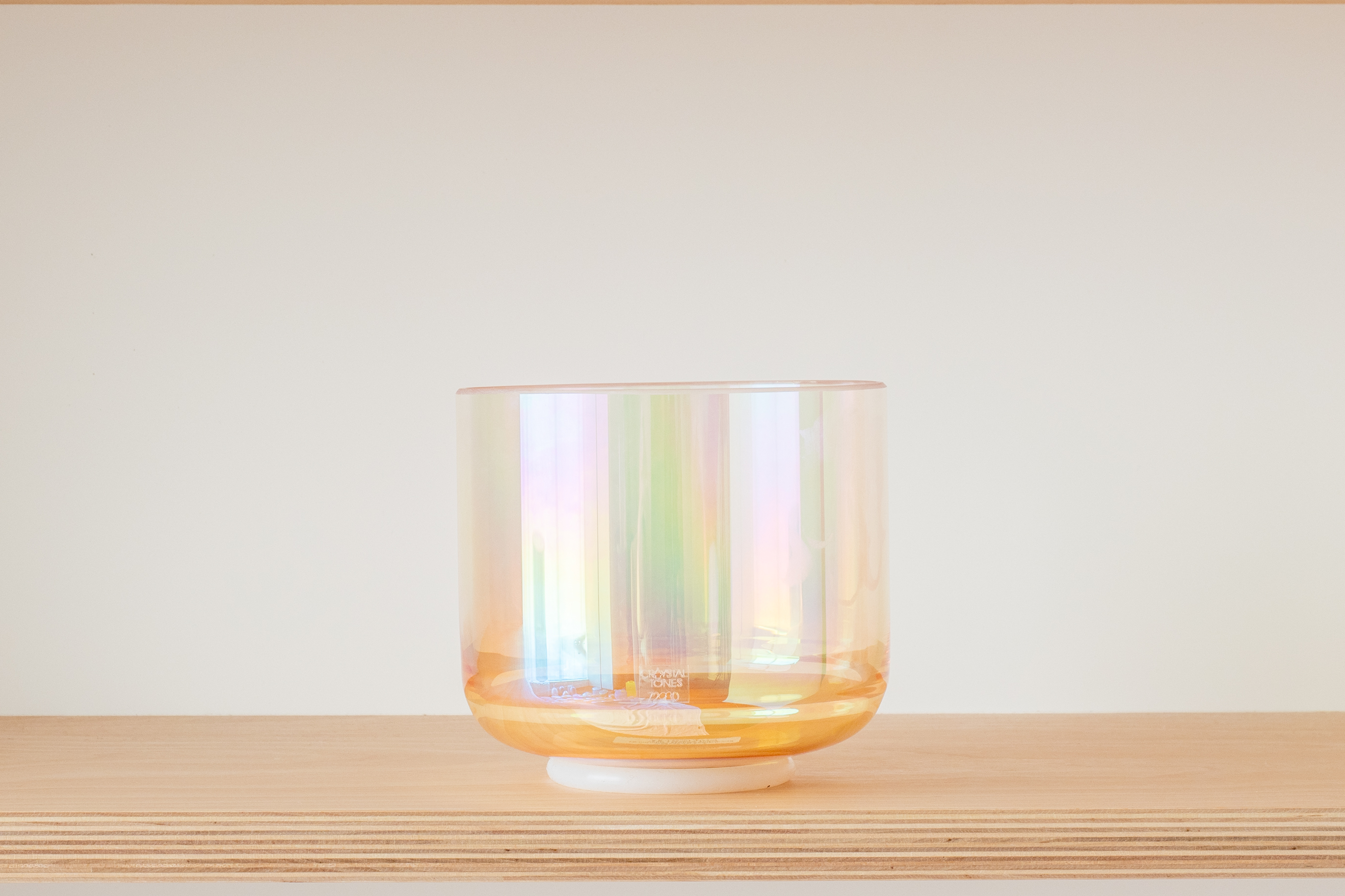 珍しい高音E スーパーグレード 透明にかがやきオレンジと虹色のクリスタルボウル