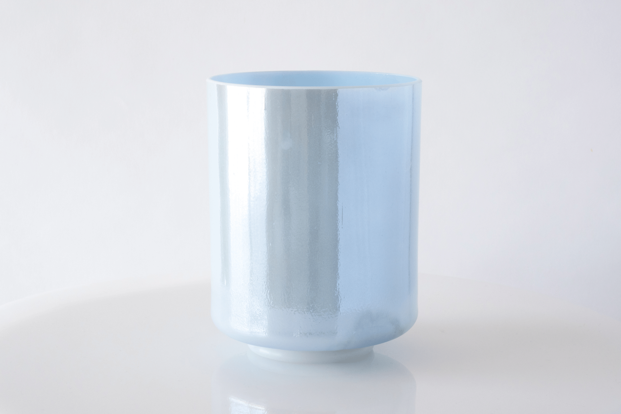 6インチ B-5 ターコイズ 薄いブルーで月のように光っているクリスタルボウル マインドをクリアにし、明確なビジョンを持つサポート